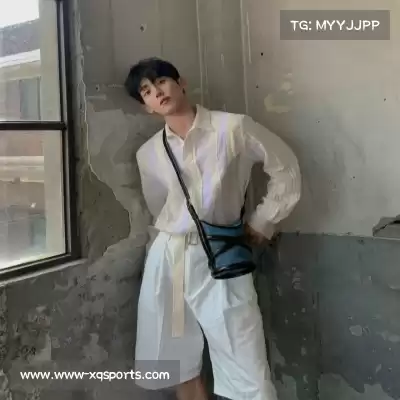 包奕和